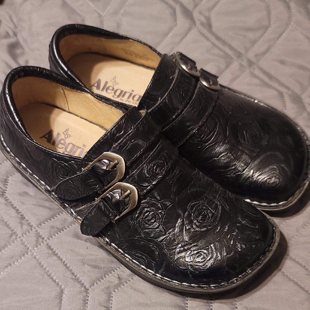 Alegria Black Embossed Leather Clogs Ali Size 37 (6.5 to 7)
